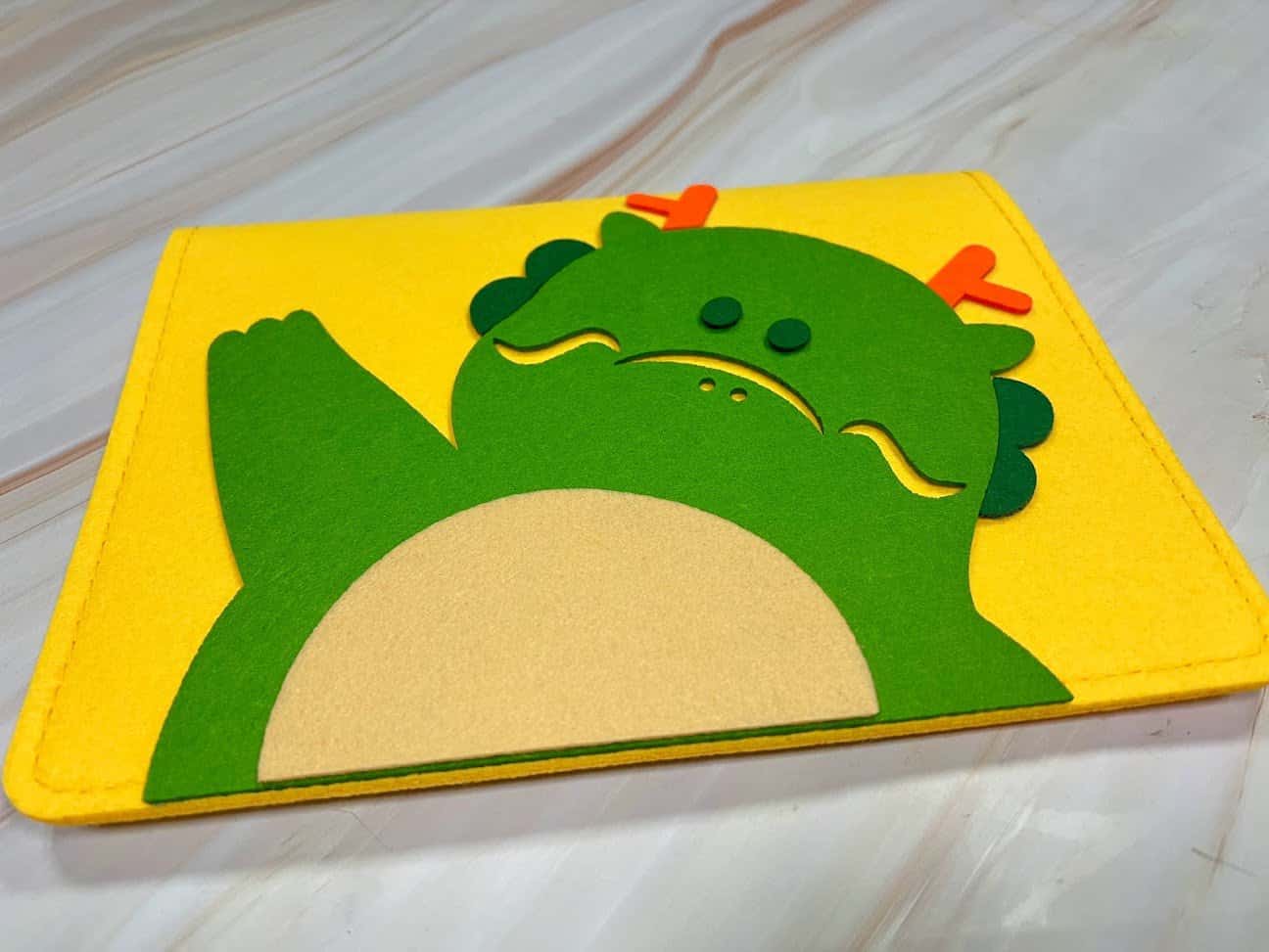 兔子書套(書套會依照寶寶預產期或出生日期為主,預產期為兔年基本上會給兔寶寶手冊)