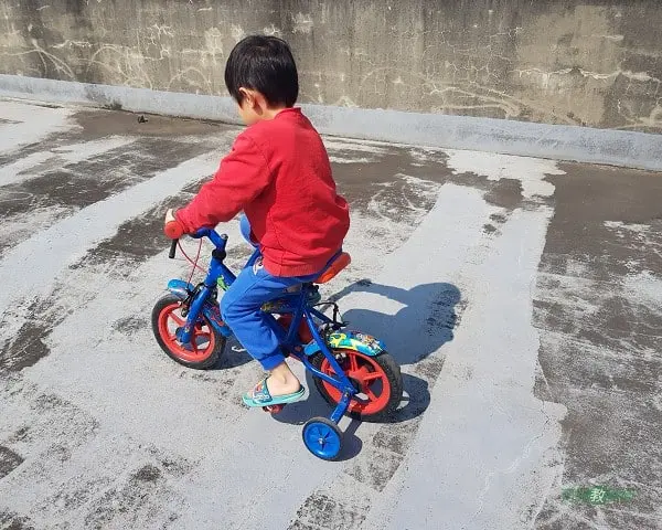 學騎腳踏車