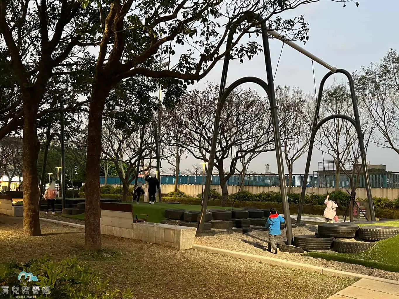 龍潭運動公園兒童遊戲場 綠蔭體能擺盪