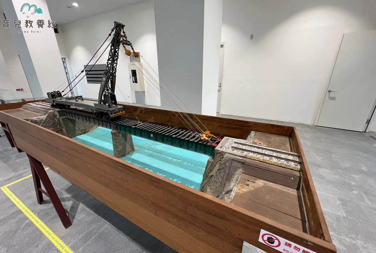 苗栗火車頭園區 過橋鐵路