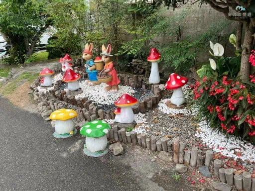 豐年農場 從停車場到旅客服務中心 路上的裝置藝術